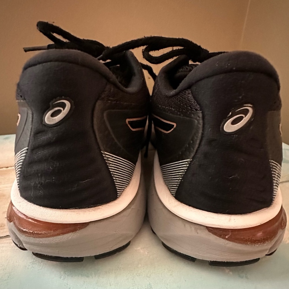 ASICS Women’s Running Shoe - Size 8.5 - Picture 4 of 8